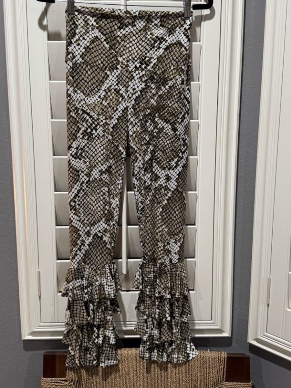 Rare Norma Kamali python print Ruffle Pants - Picture 2 of 5